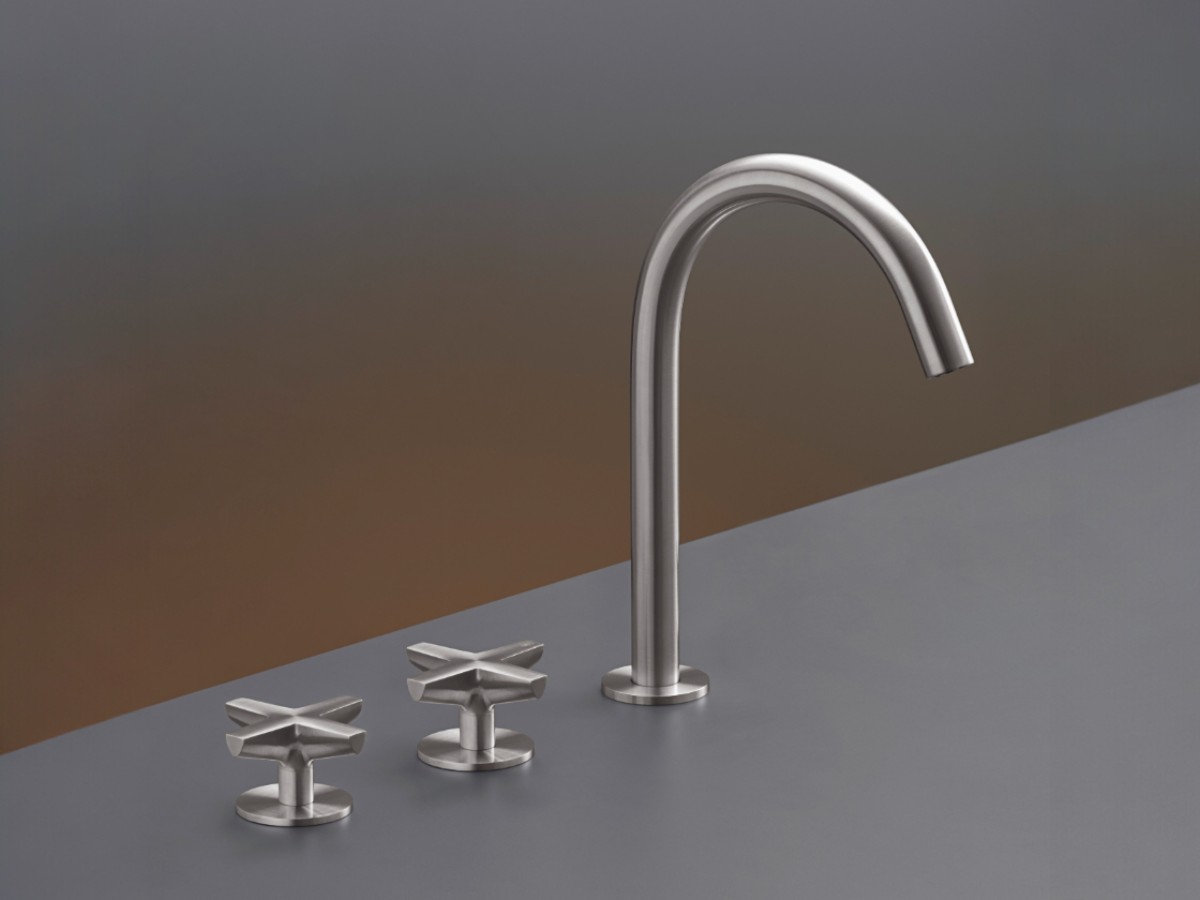CEADESIGN Crx04 Bathroom Faucet Three Hole With Swivelling Spout