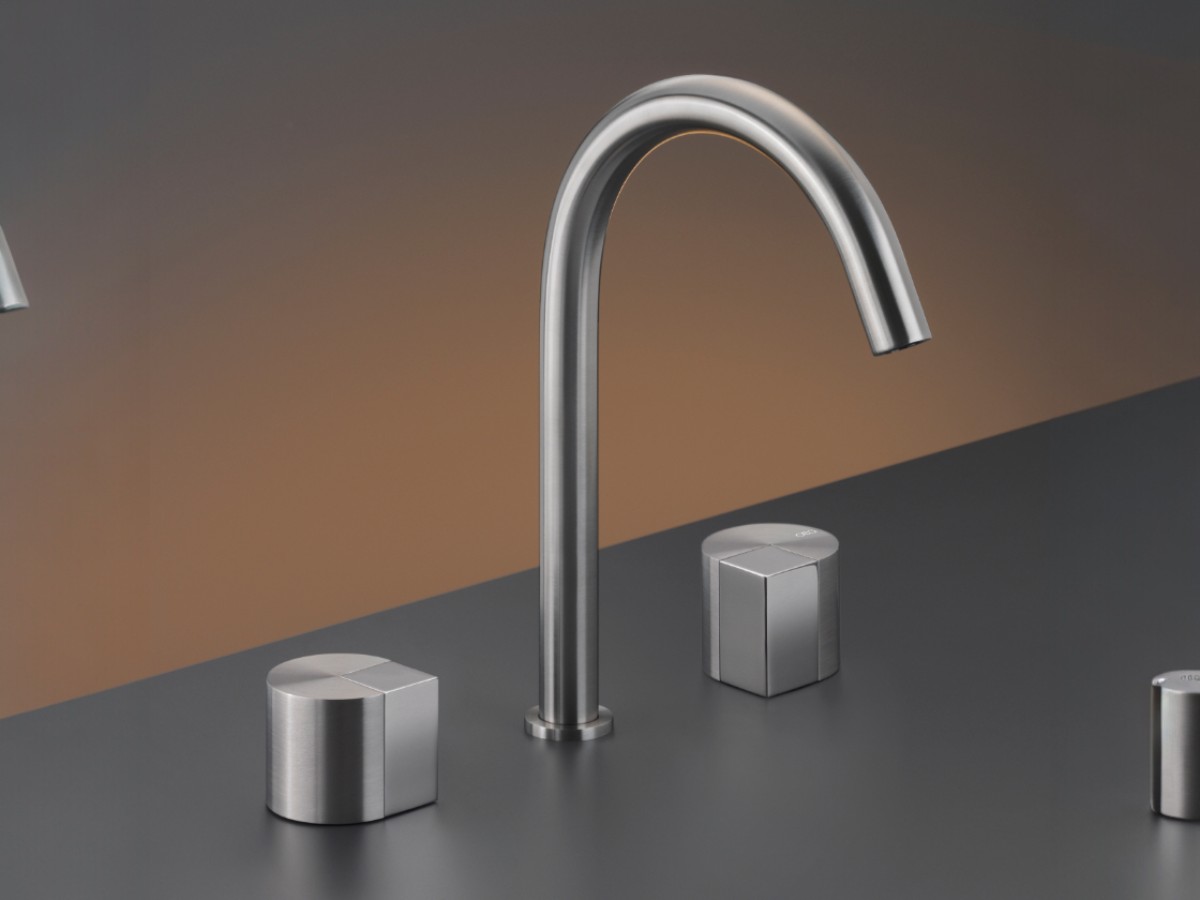 CEADESIGN Det15 Bathroom Faucet Three Hole With Swivelling Spout