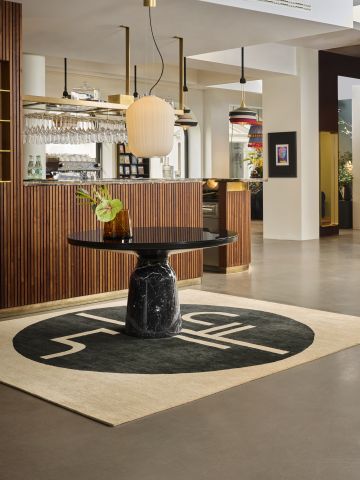 ClassiCon Bell Dining Table
