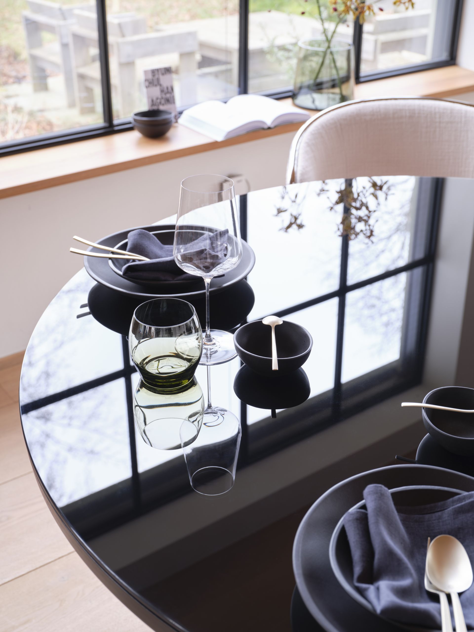 ClassiCon Bell Dining Table