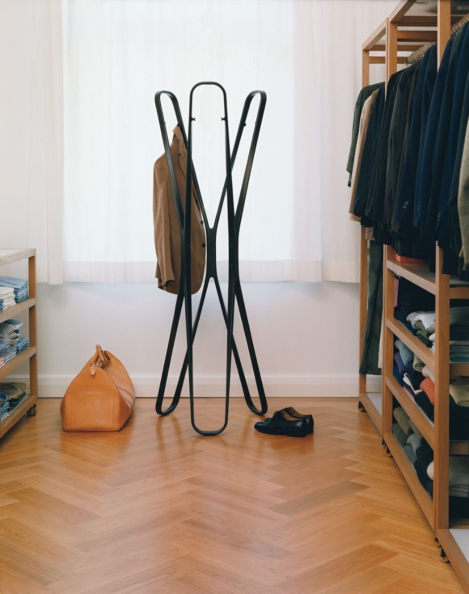 ClassiCon Saturn Coat Hanger Black