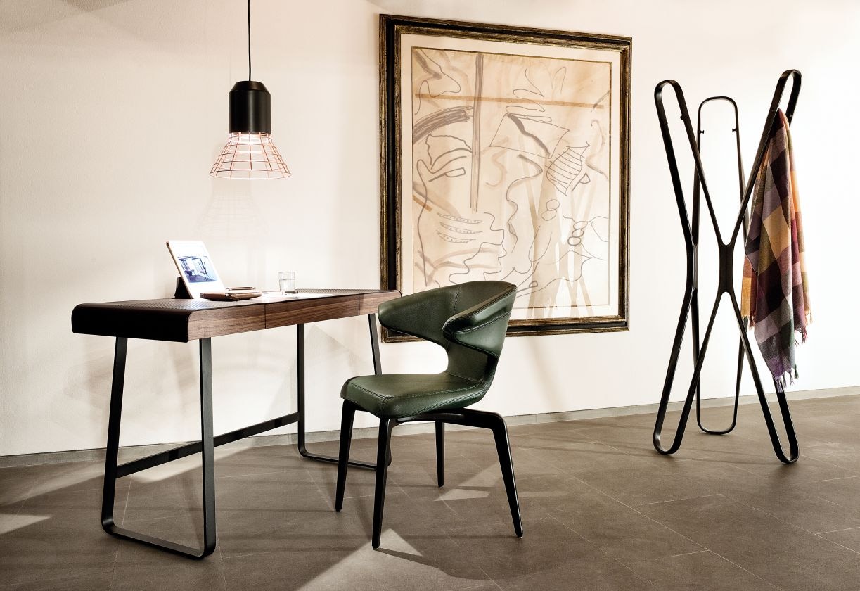 ClassiCon Saturn Coat Hanger Black