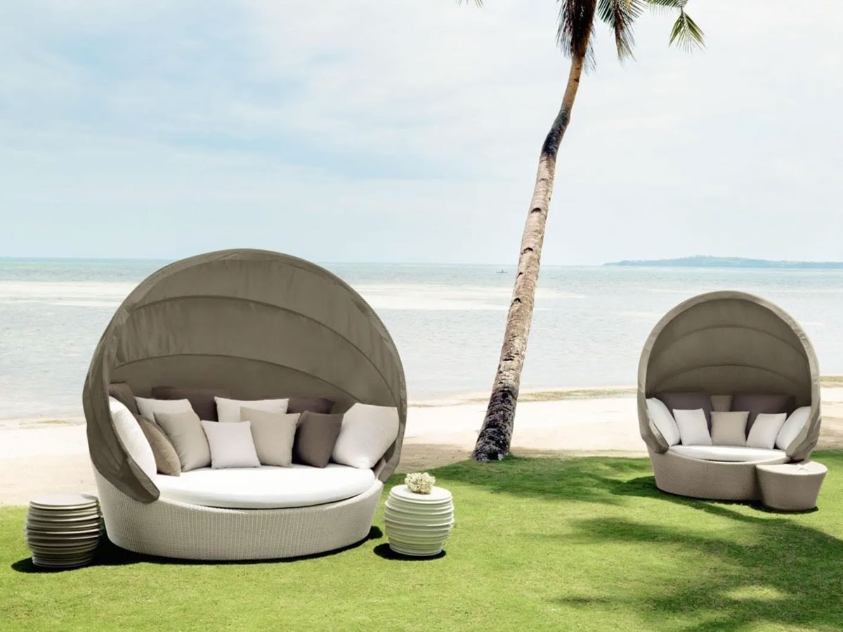 Dedon Orbit Isola Due Seater With Capote