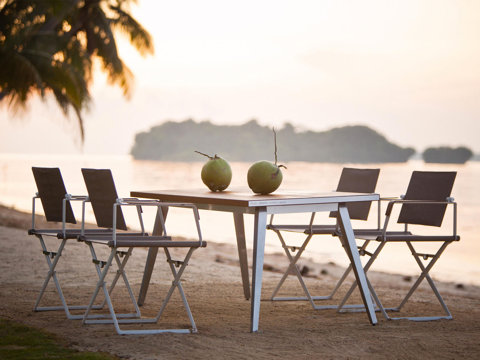 Dedon Seax Table