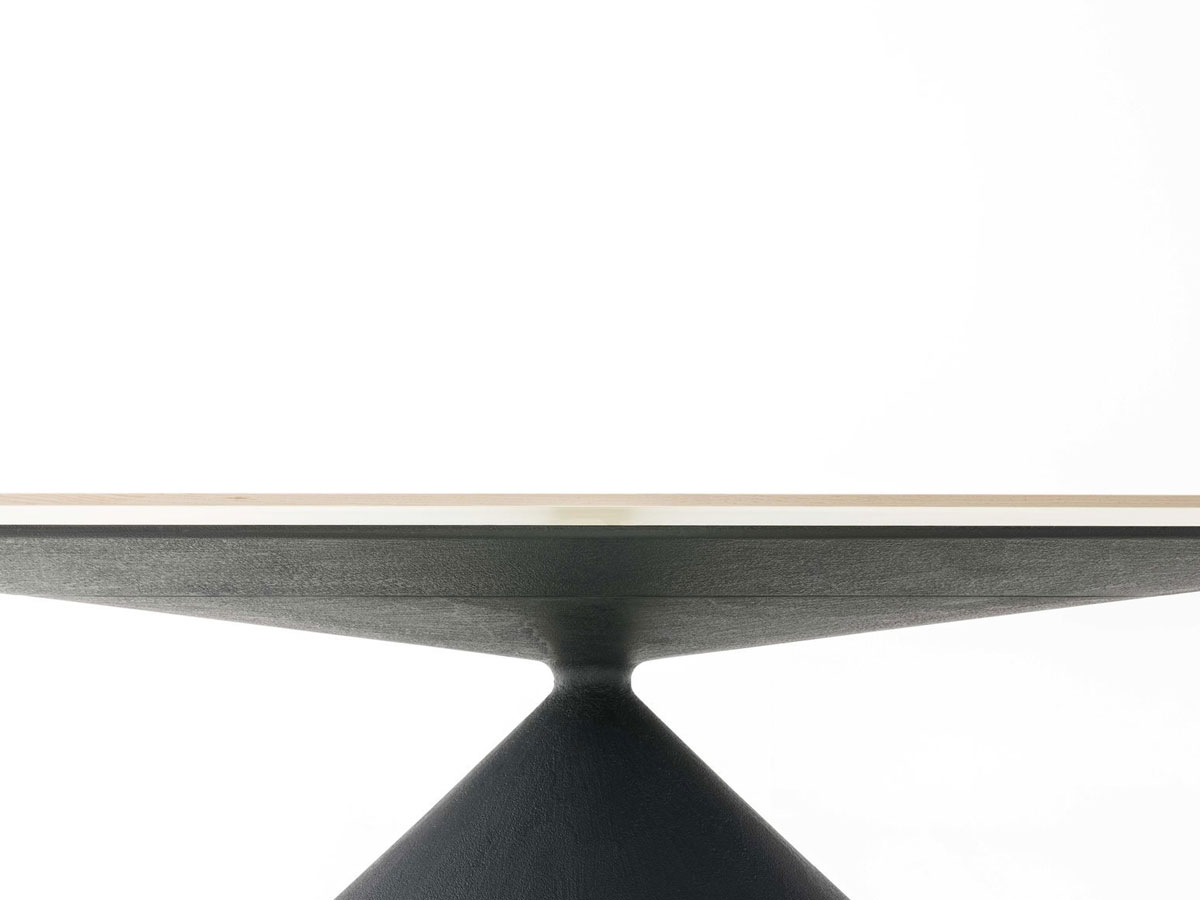 Desalto Maxi Clay Table Indoor Ash Top