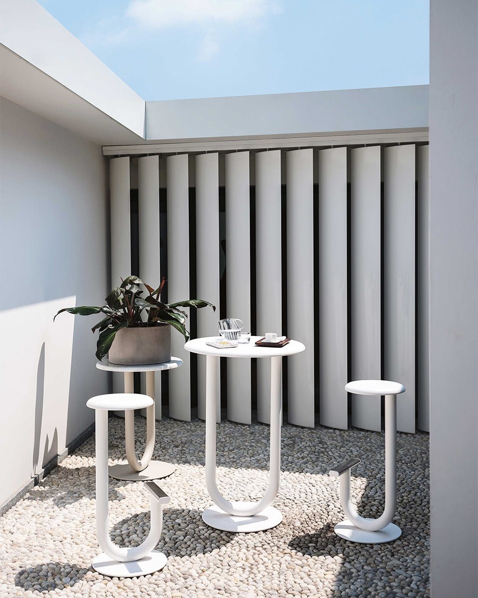 Desalto Strong 731 Bistrot Table Indoor Outdoor