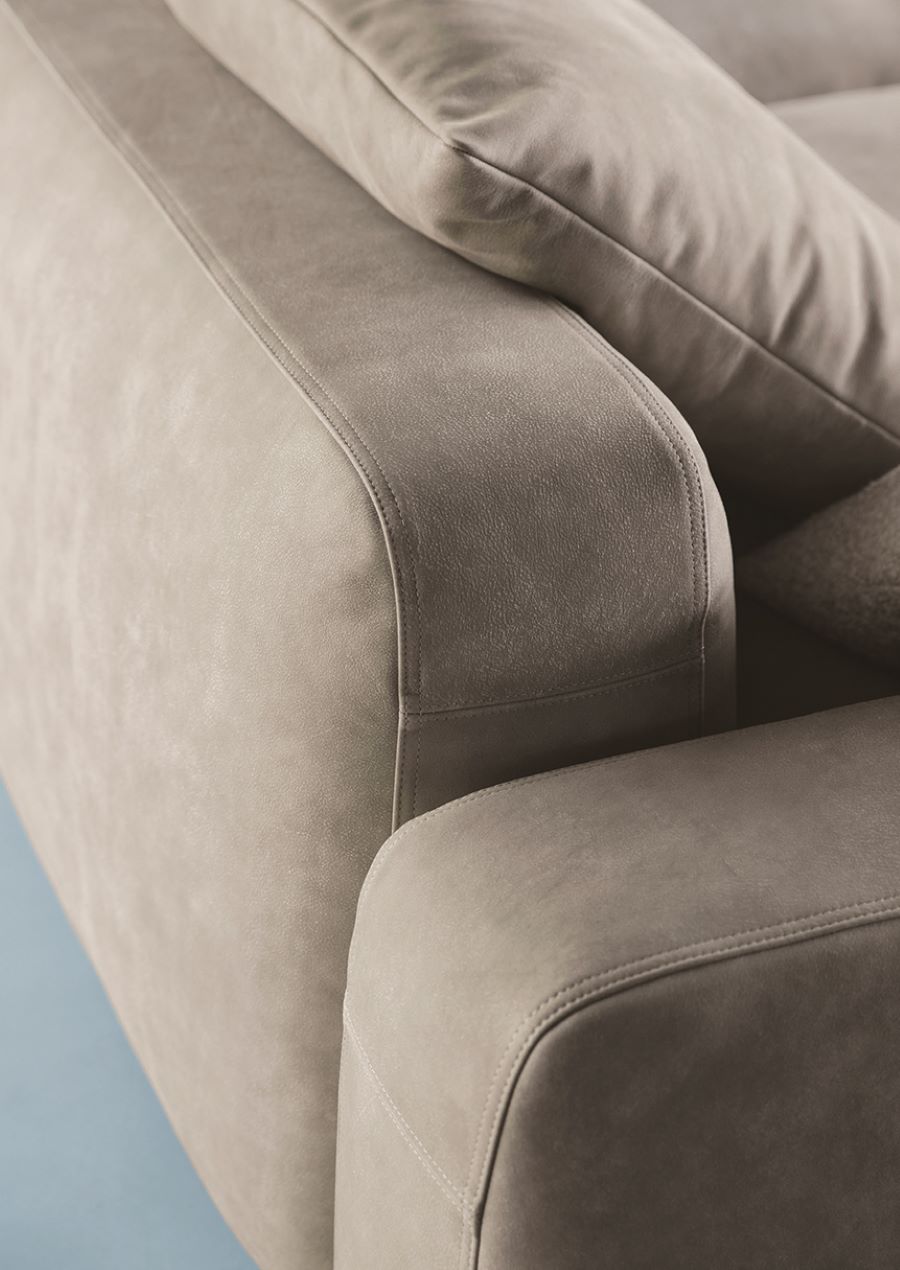 Désirée Divani Dorvan Sofa Collection