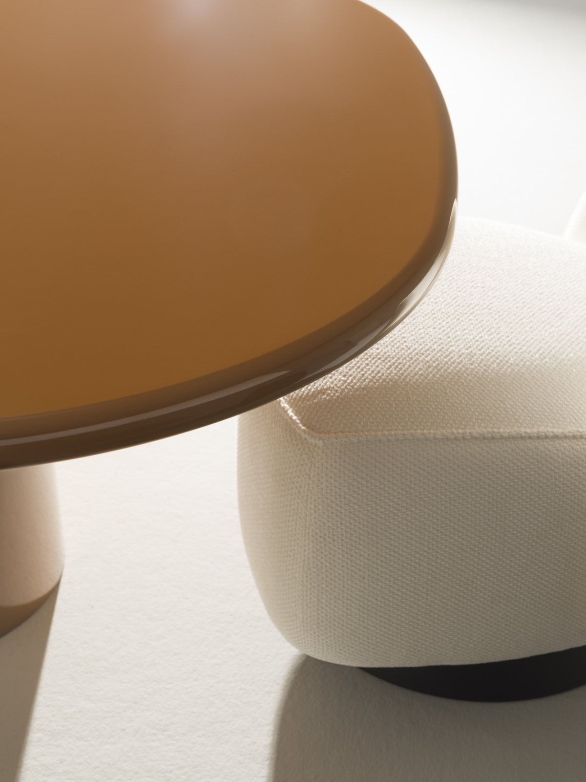 Désirée Divani Homan Table Low