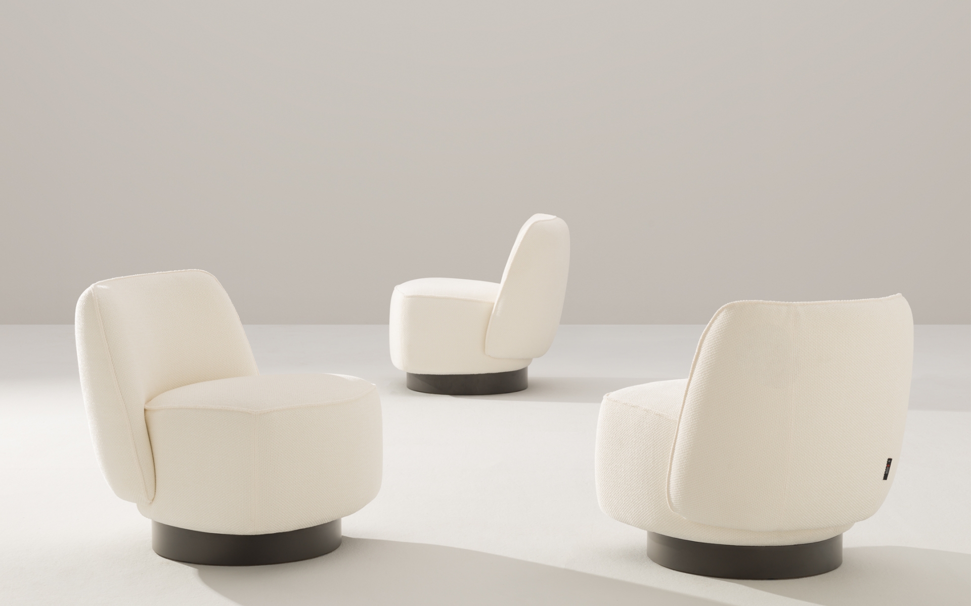 Désirée Divani Homan Small Armchair