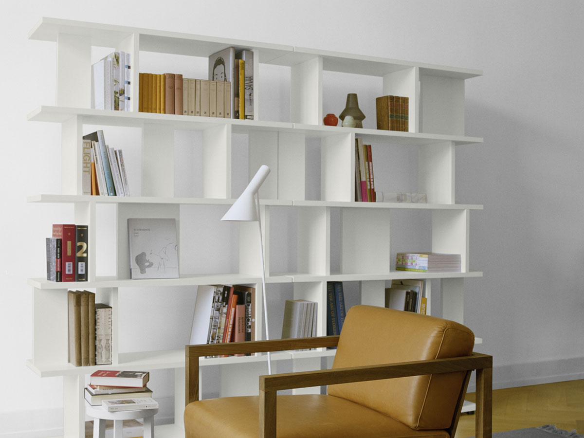 E15 Arie Bookcase