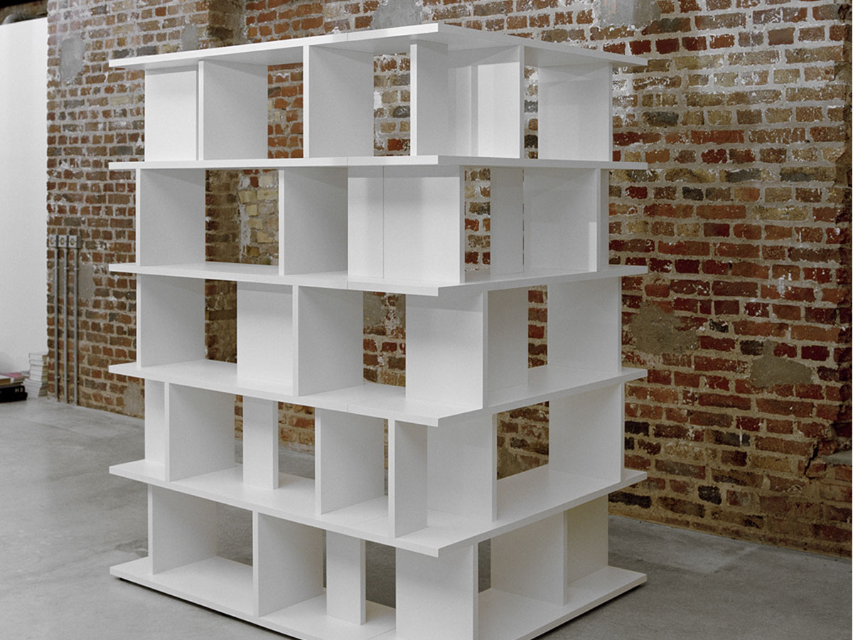 E15 Arie Bookcase