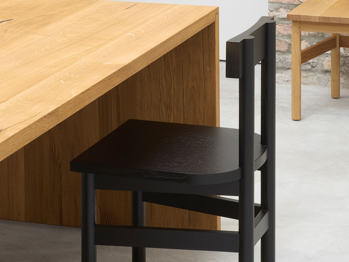 E15 Gamar Chair