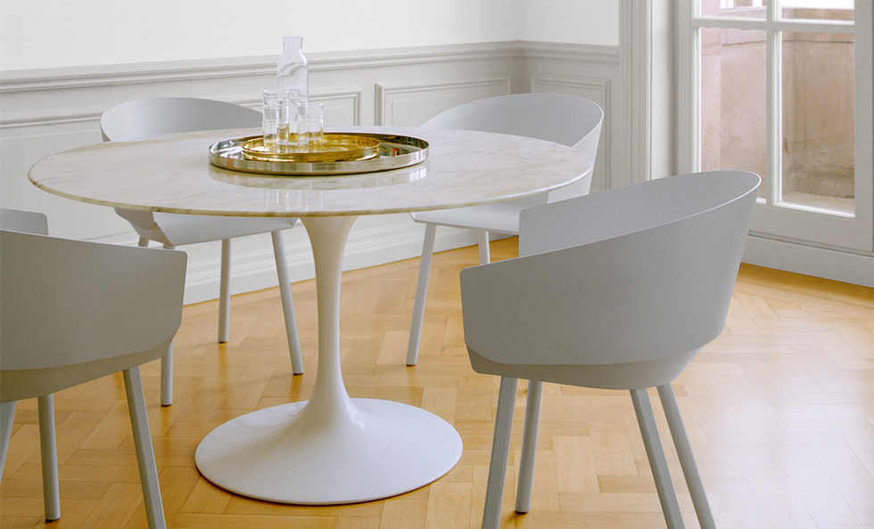 E15 Houdini Armchair