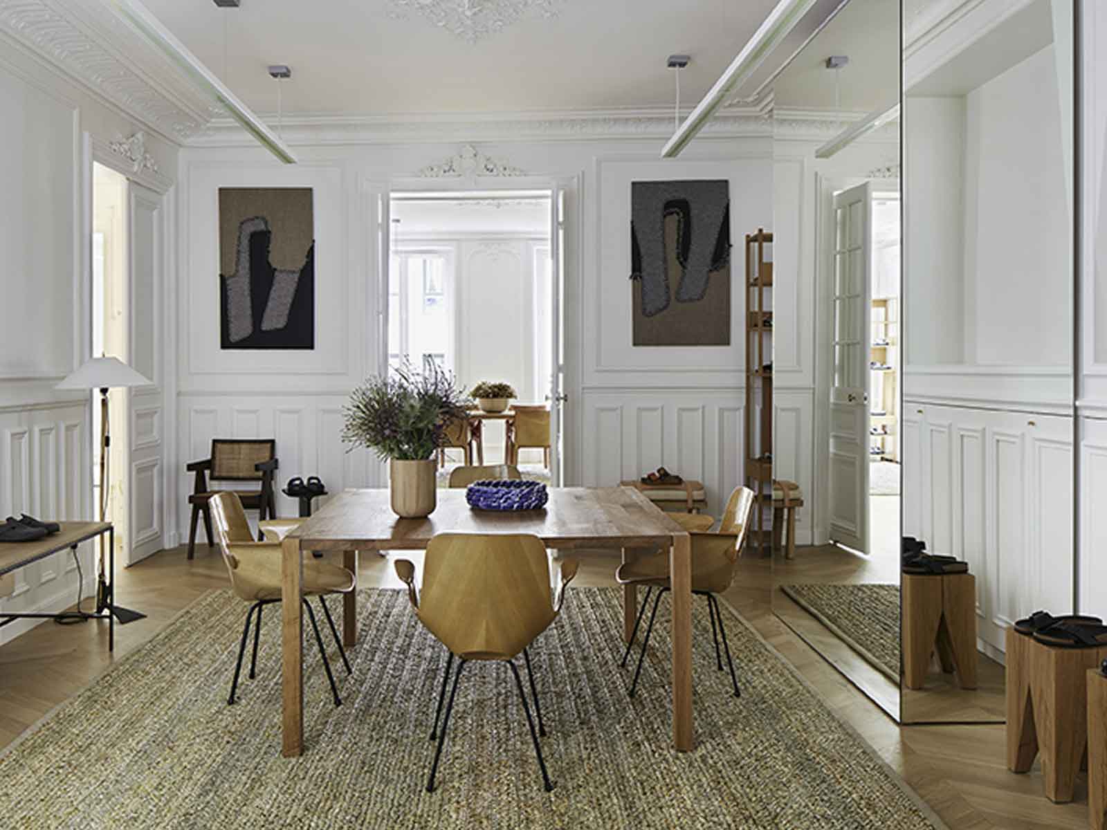 E15 Sloane Table