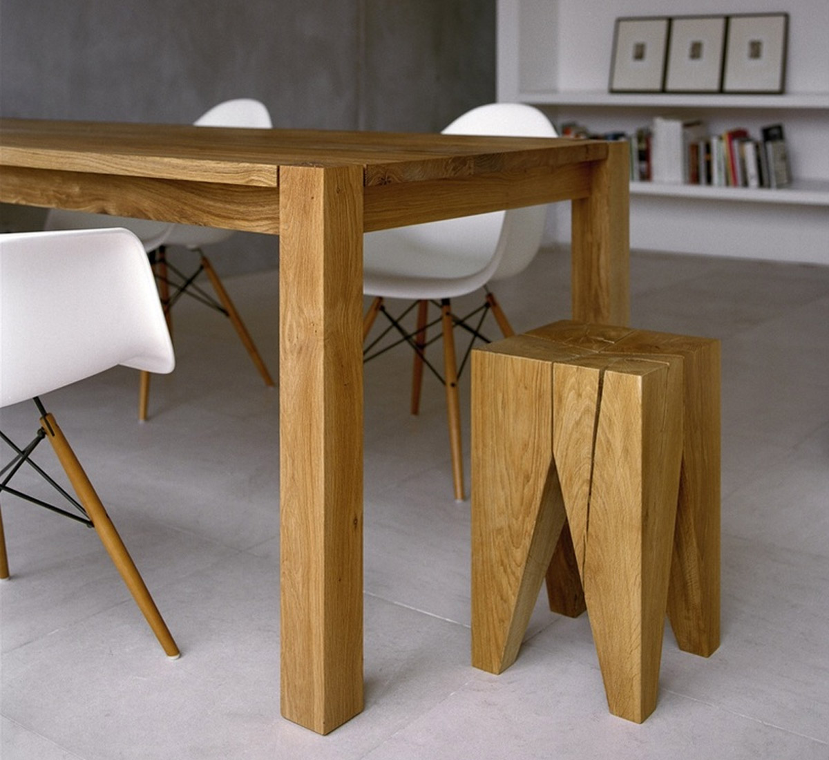 E15 St04 Backenzahn Stool Walnut