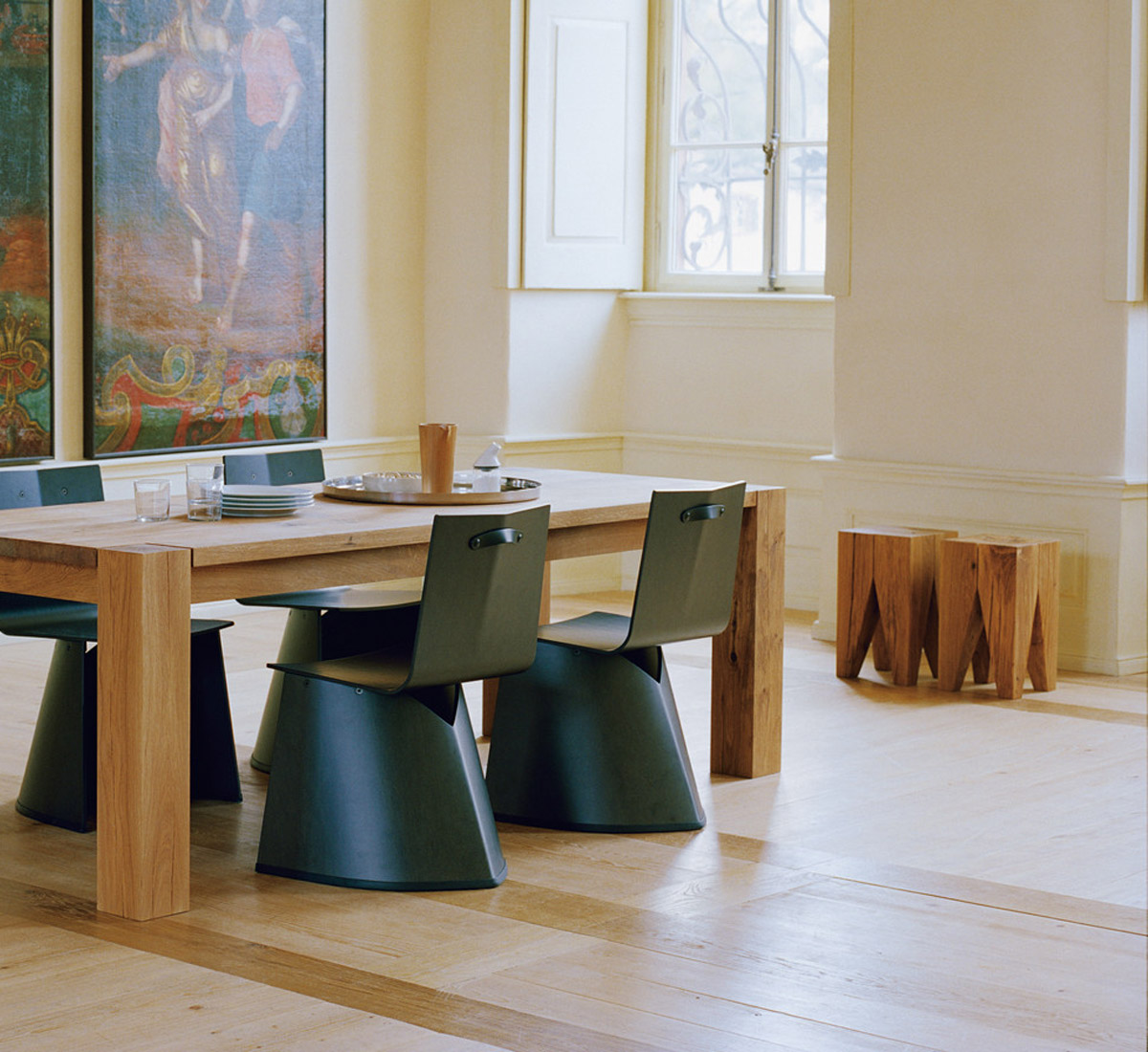 E15 St04 Backenzahn Stool Walnut