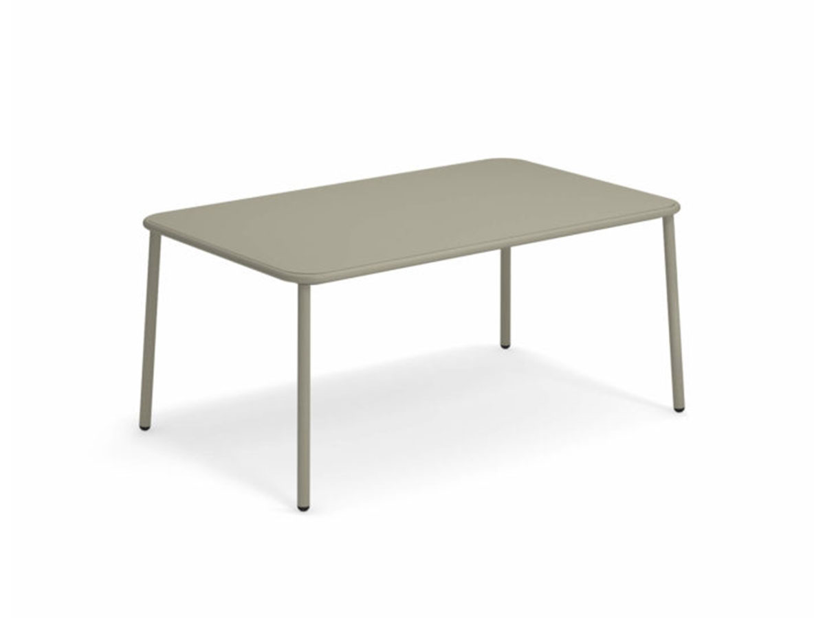 Emu Yard Table