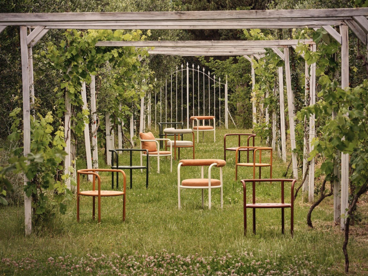 Fast Roe Chair With Cylindrical Cushions Outdoor