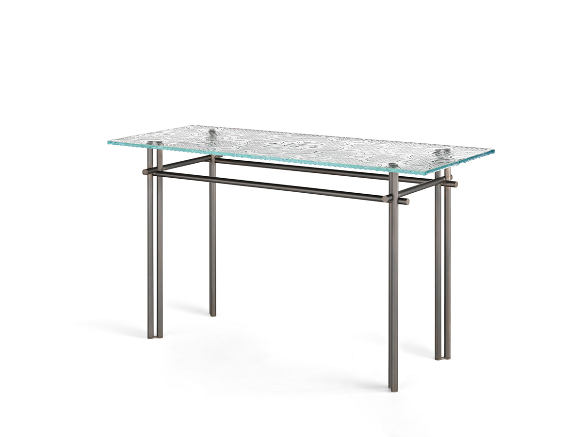 FIAM Cristaline Console