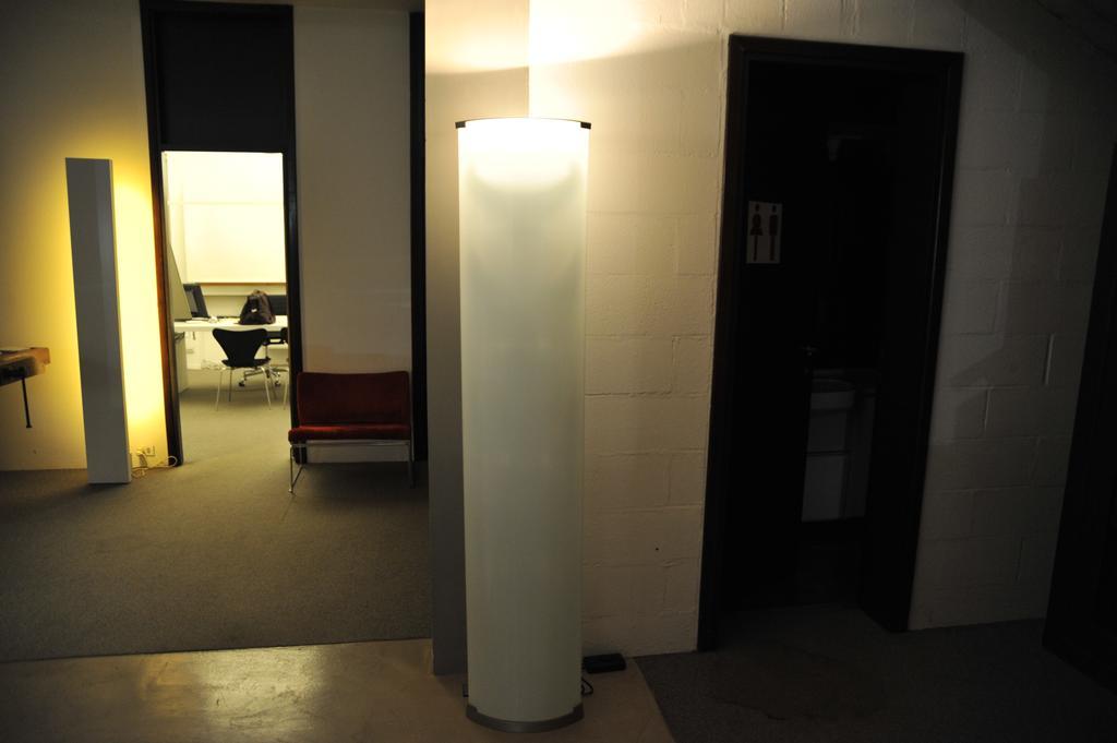 FontanaArte Pirellone Floor Lamp