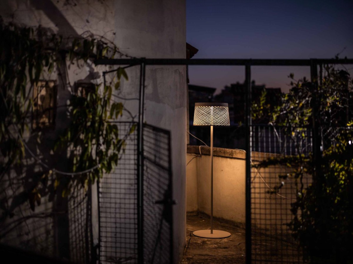 Foscarini Twiggy Grid Outdoor Floor Lamp Reading