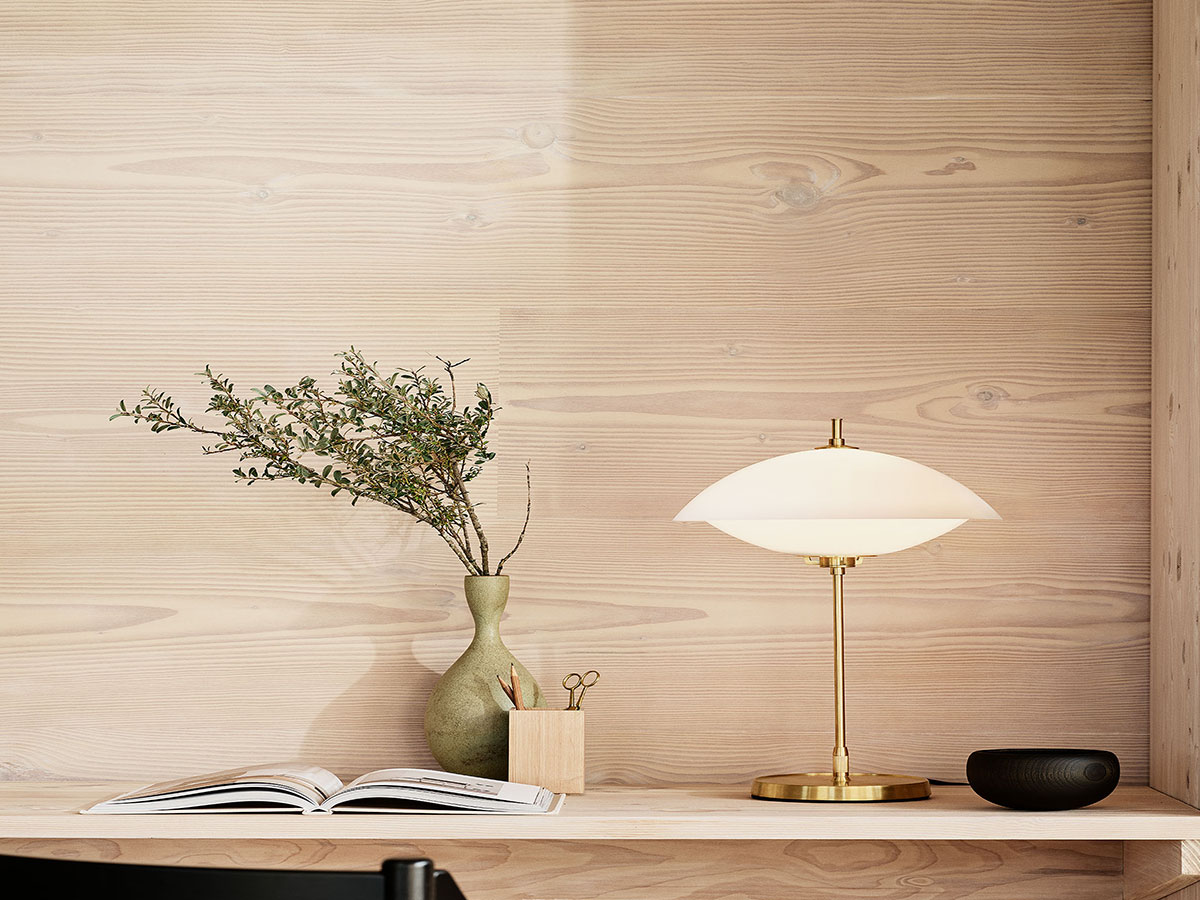 Fritz Hansen Clam Table Lamp