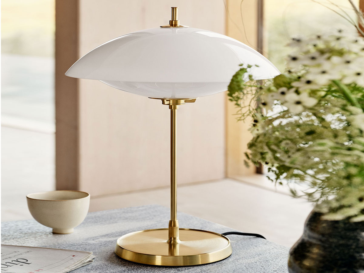 Fritz Hansen Clam Table Lamp