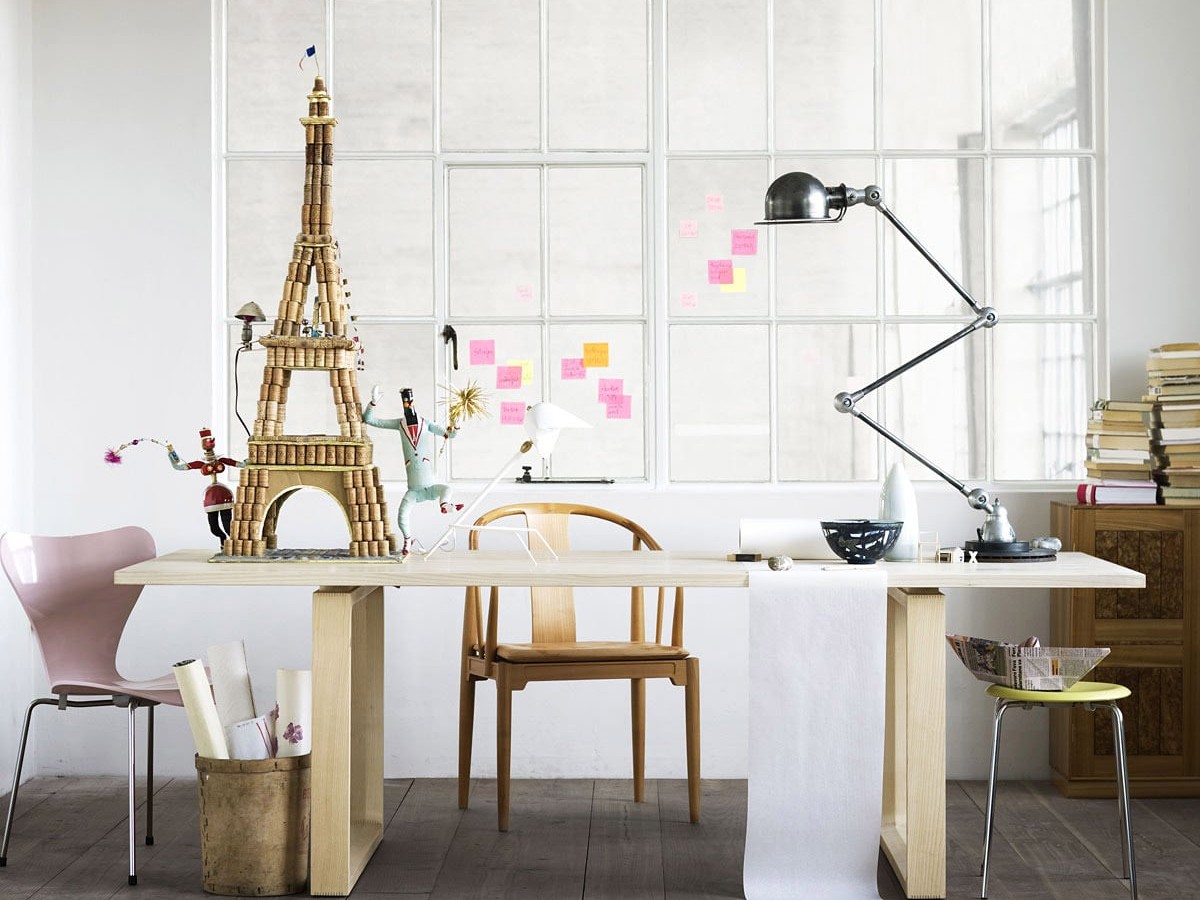 Fritz Hansen Essay Table