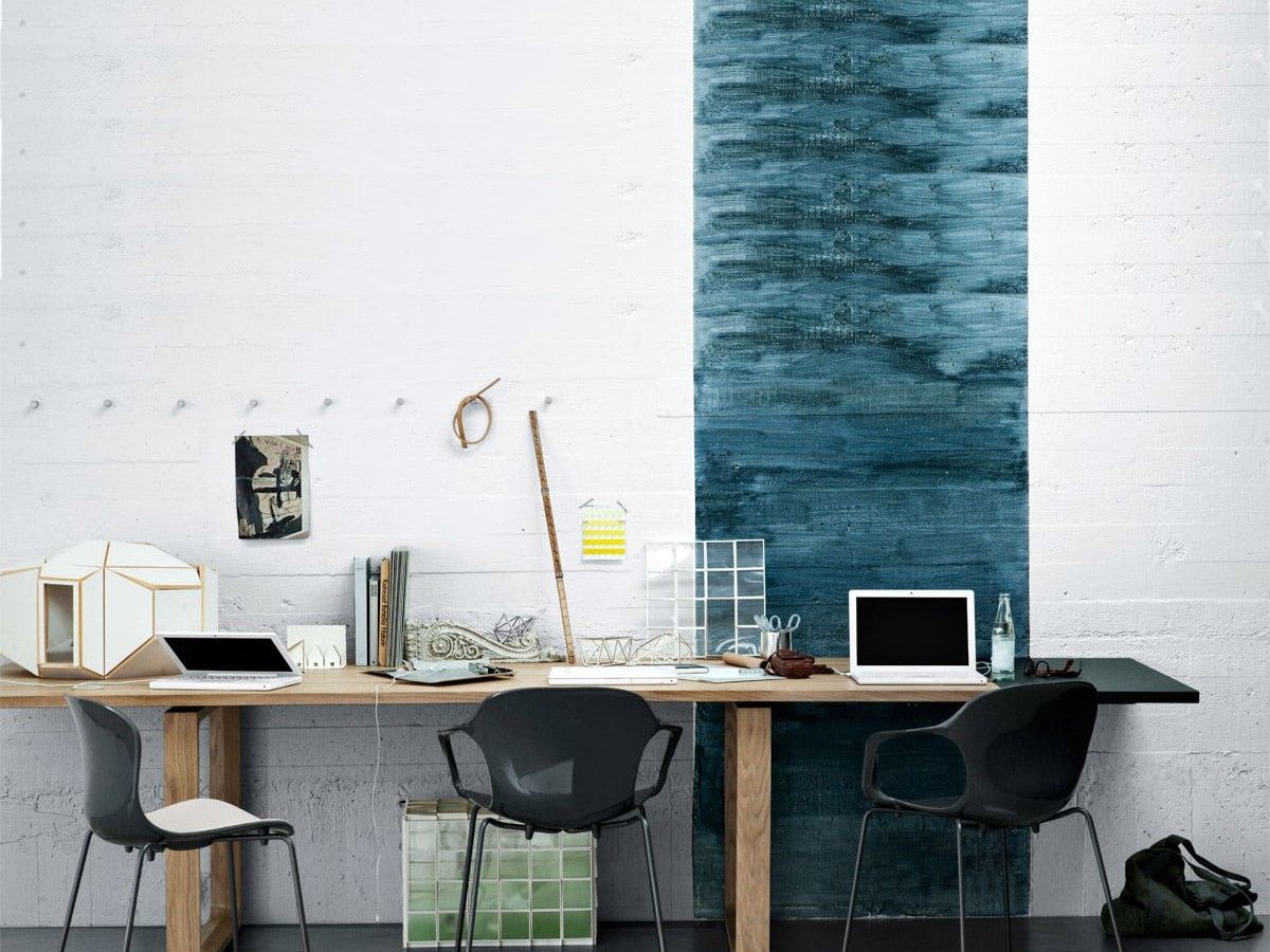 Fritz Hansen Essay Table