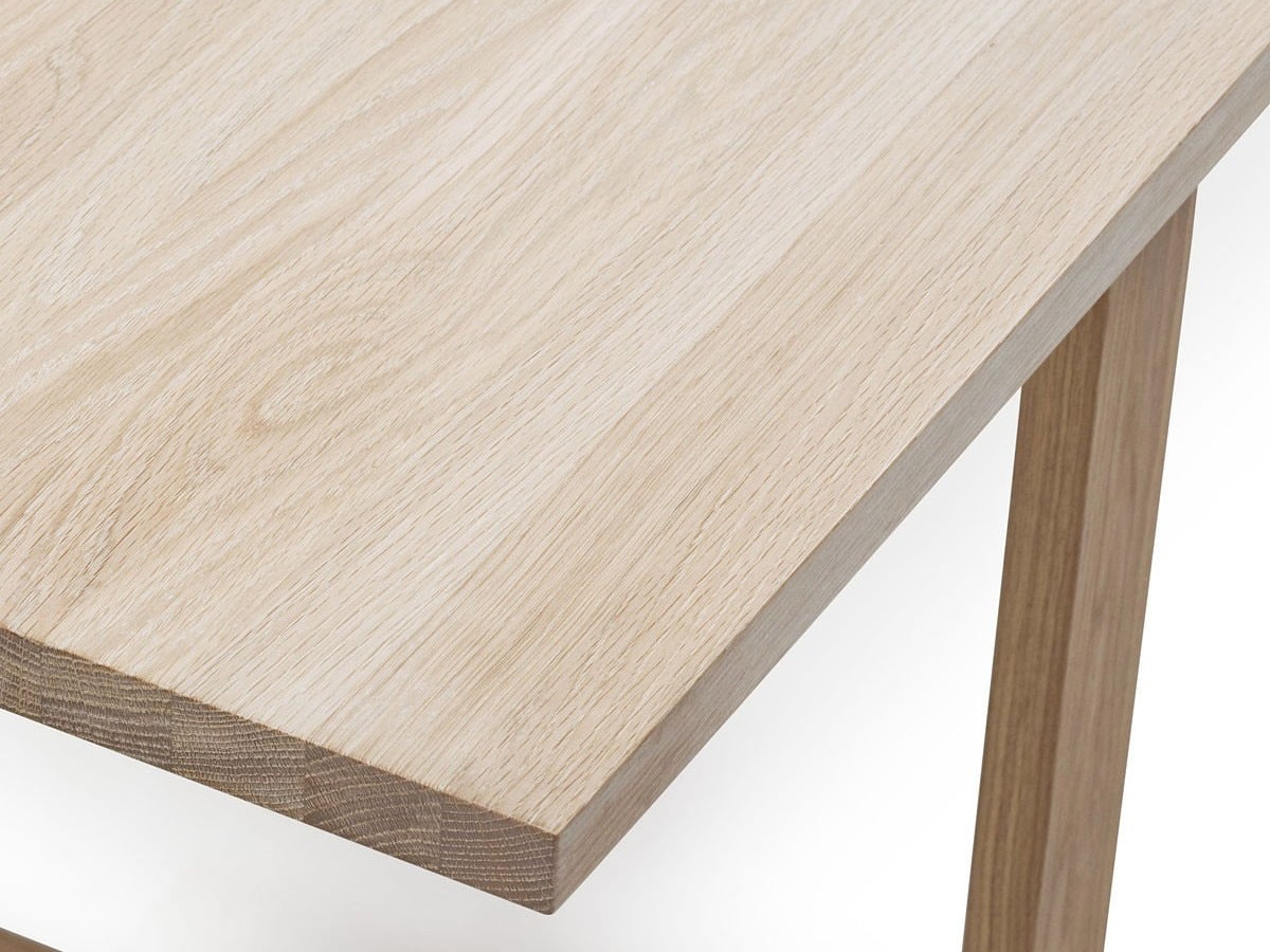 Fritz Hansen Essay Table