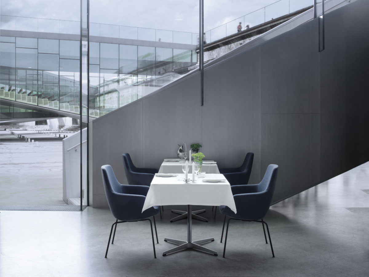 Fritz Hansen Little Giraffetm 3201 Chair