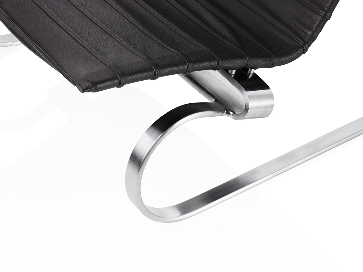 Fritz Hansen Pk20 Lounge Chair