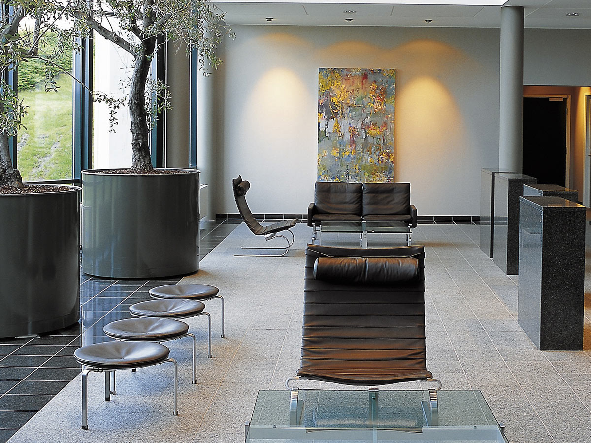 Fritz Hansen Pk20 Lounge Chair