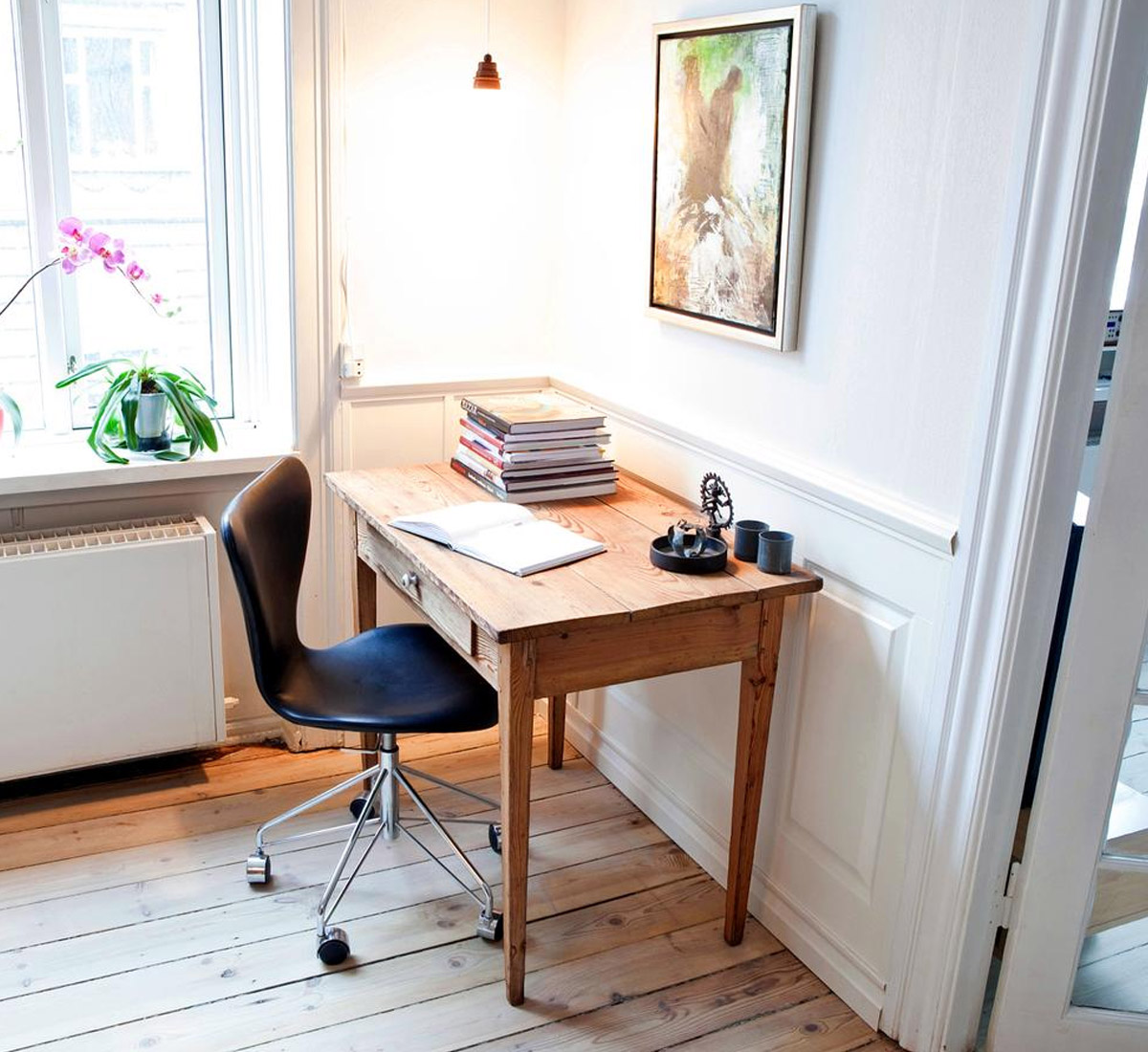 Fritz Hansen Series 7 Swivel Chair