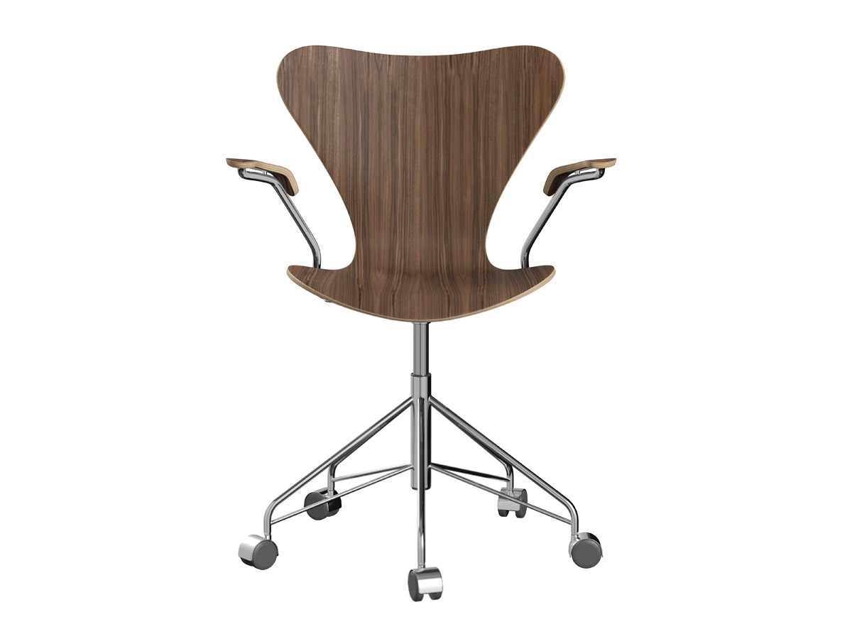Fritz Hansen Series 7 Swivel Chair With Armrests