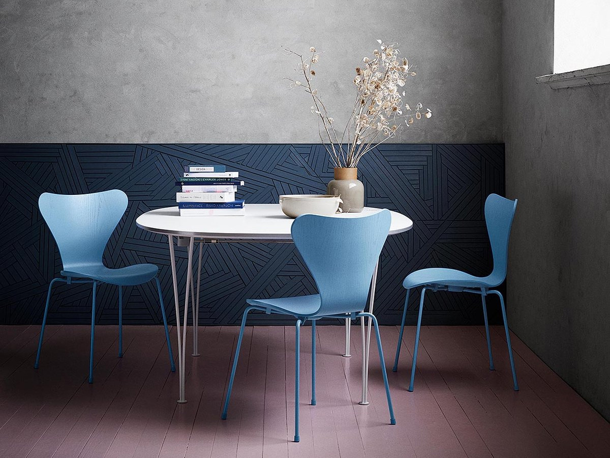 Fritz Hansen Supercircular Table
