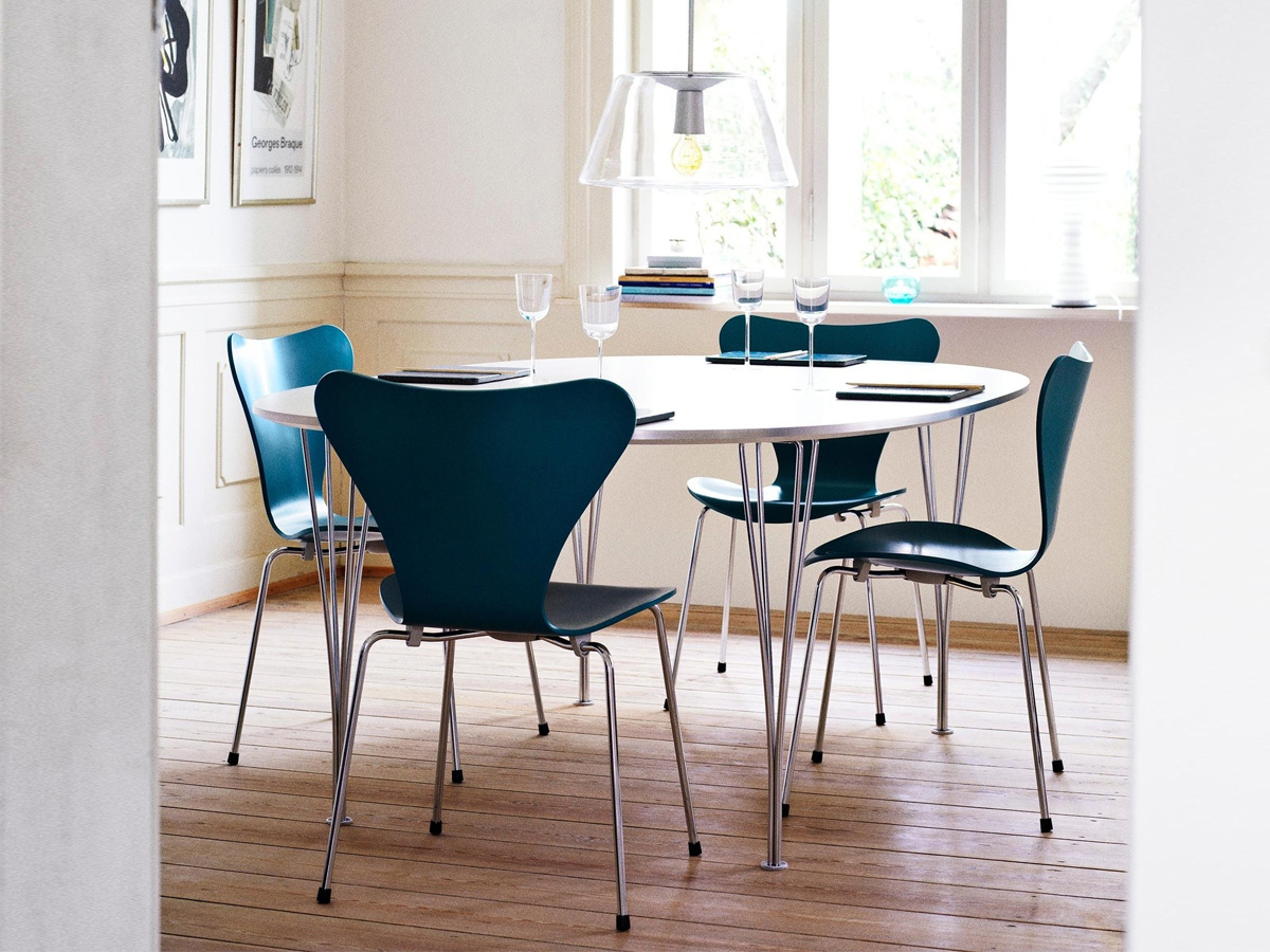Fritz Hansen Supercircular Table