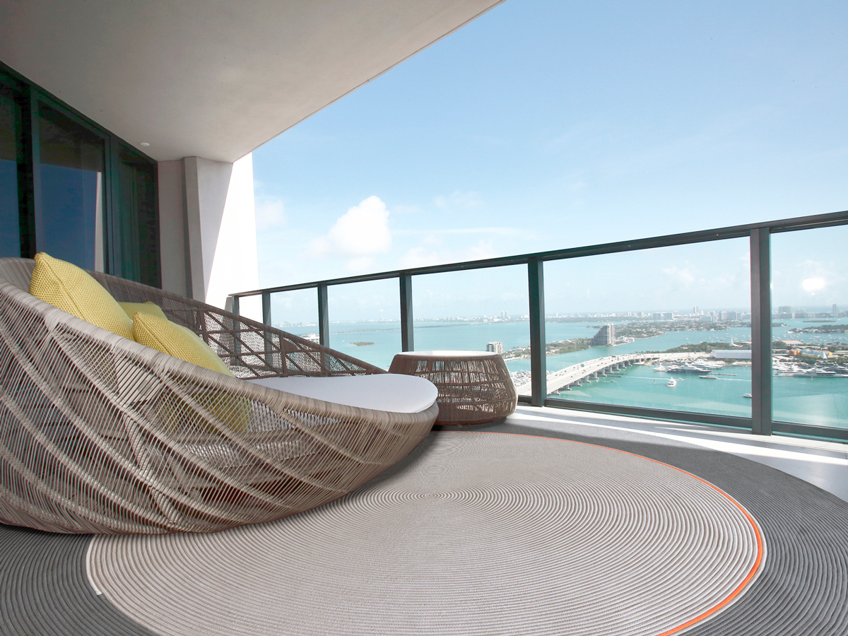 G.T.DESIGN Hula Hoop Rug D
