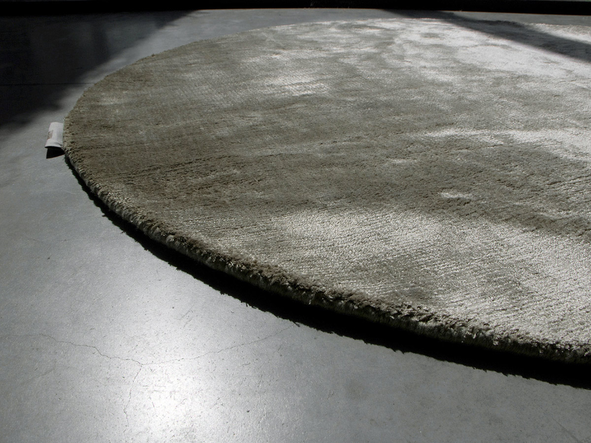 G.T.DESIGN In Canto Acquerello Round Rug Bronze Ecru