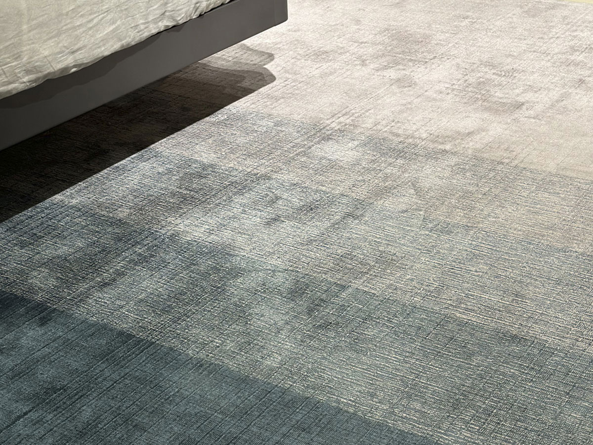 G.T.DESIGN Stripes Party Rug Acque Platino