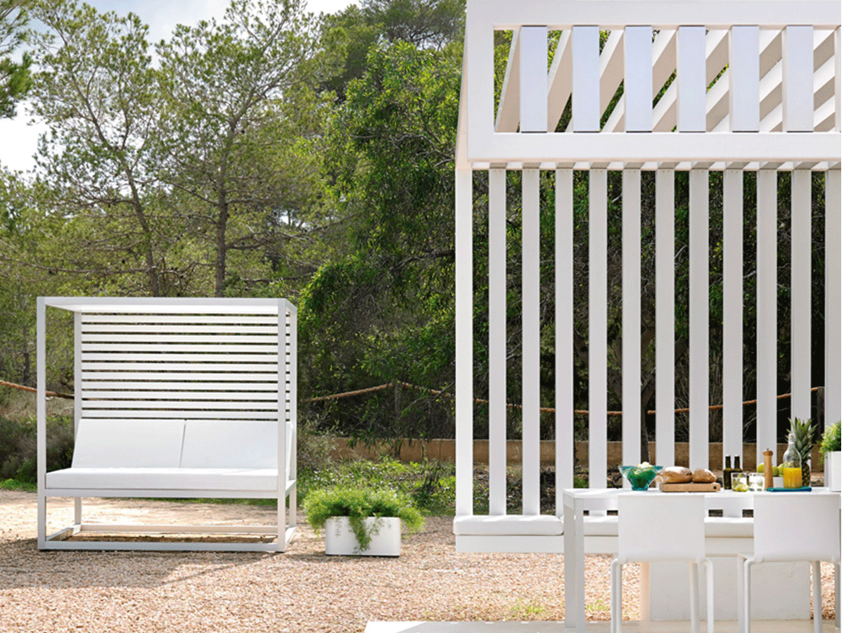 GandiaBlasco Daybed Elevated Fixed Slats