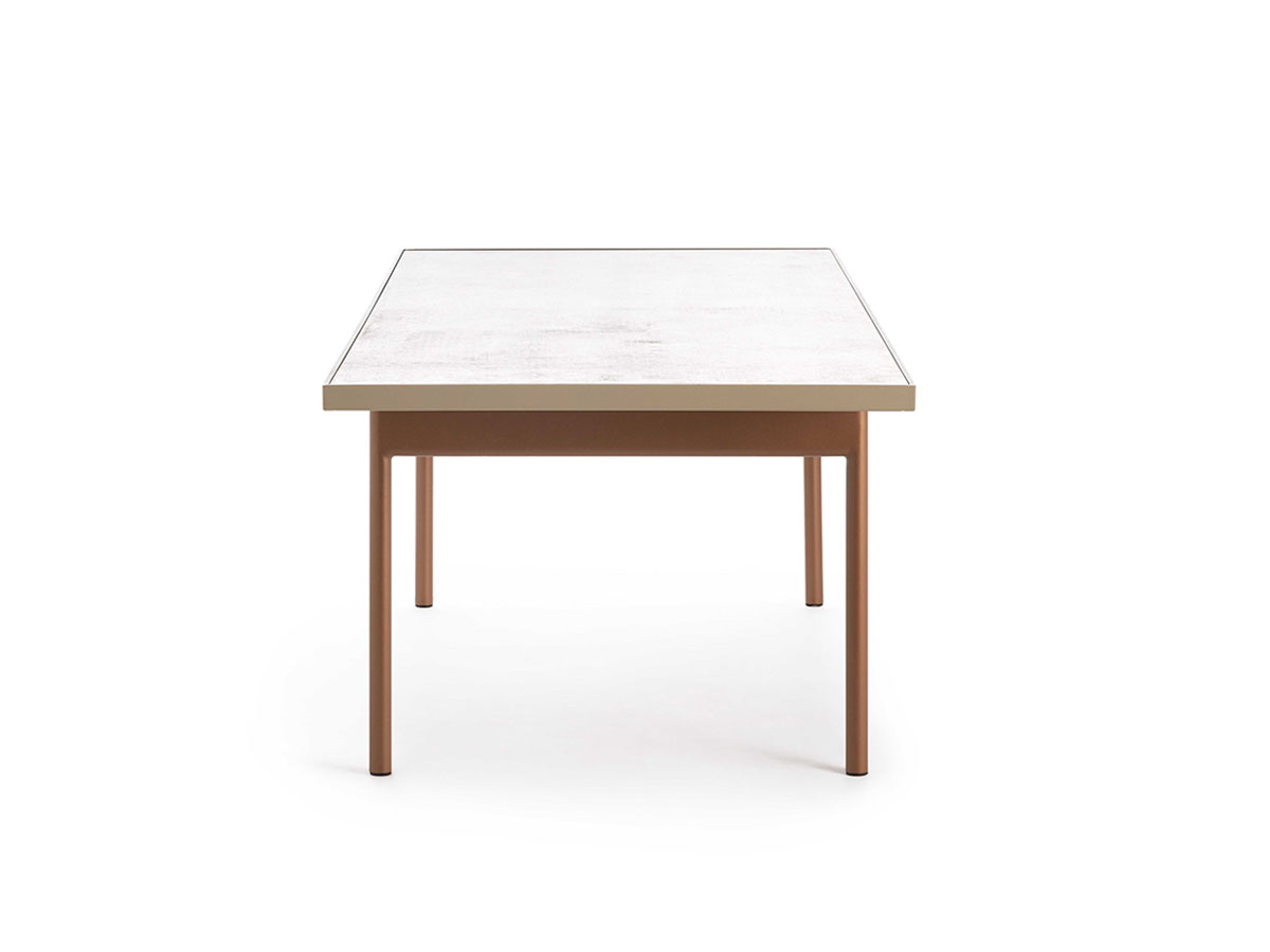 GandiaBlasco Onde Dining Table