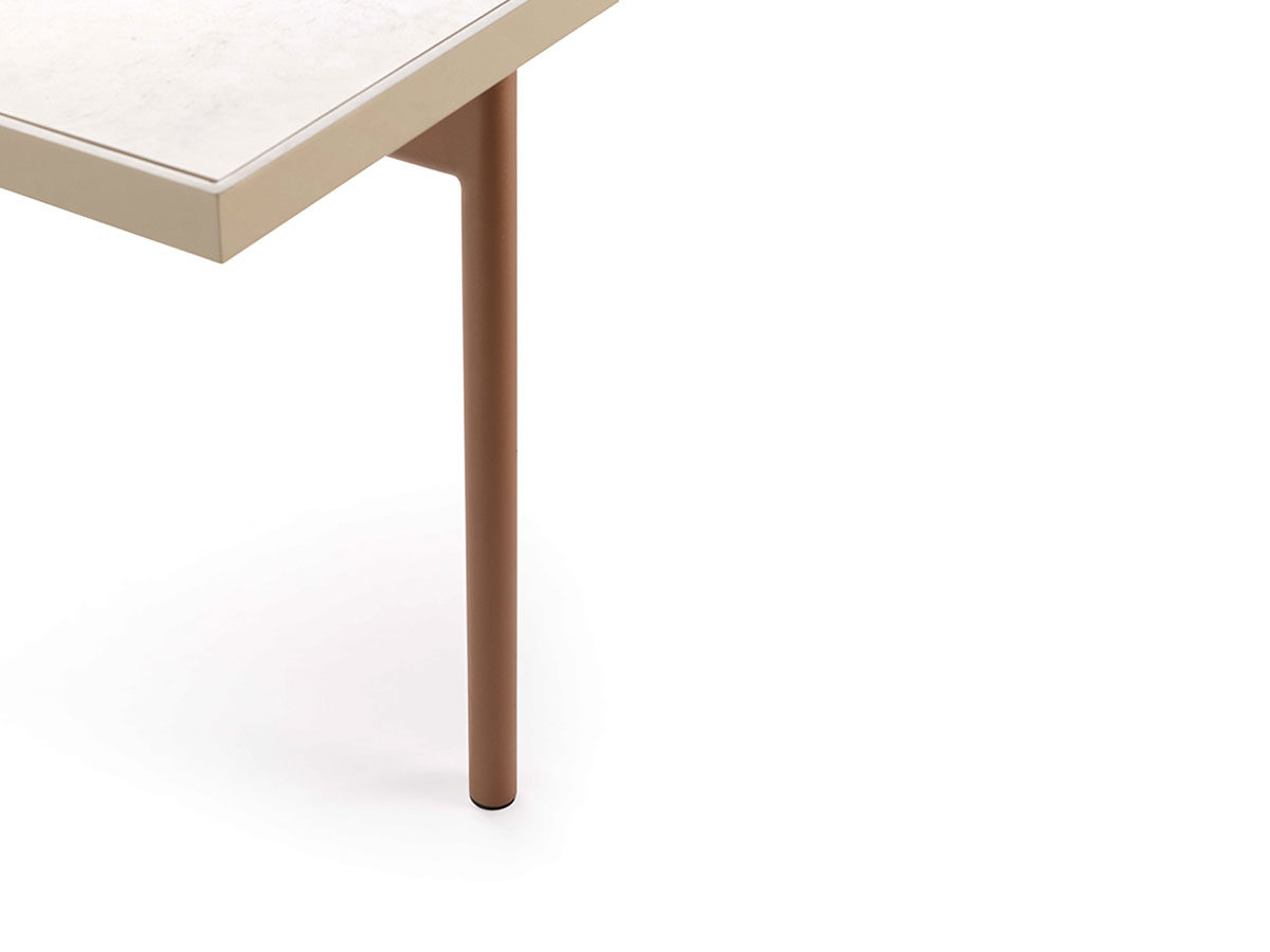 GandiaBlasco Onde Dining Table