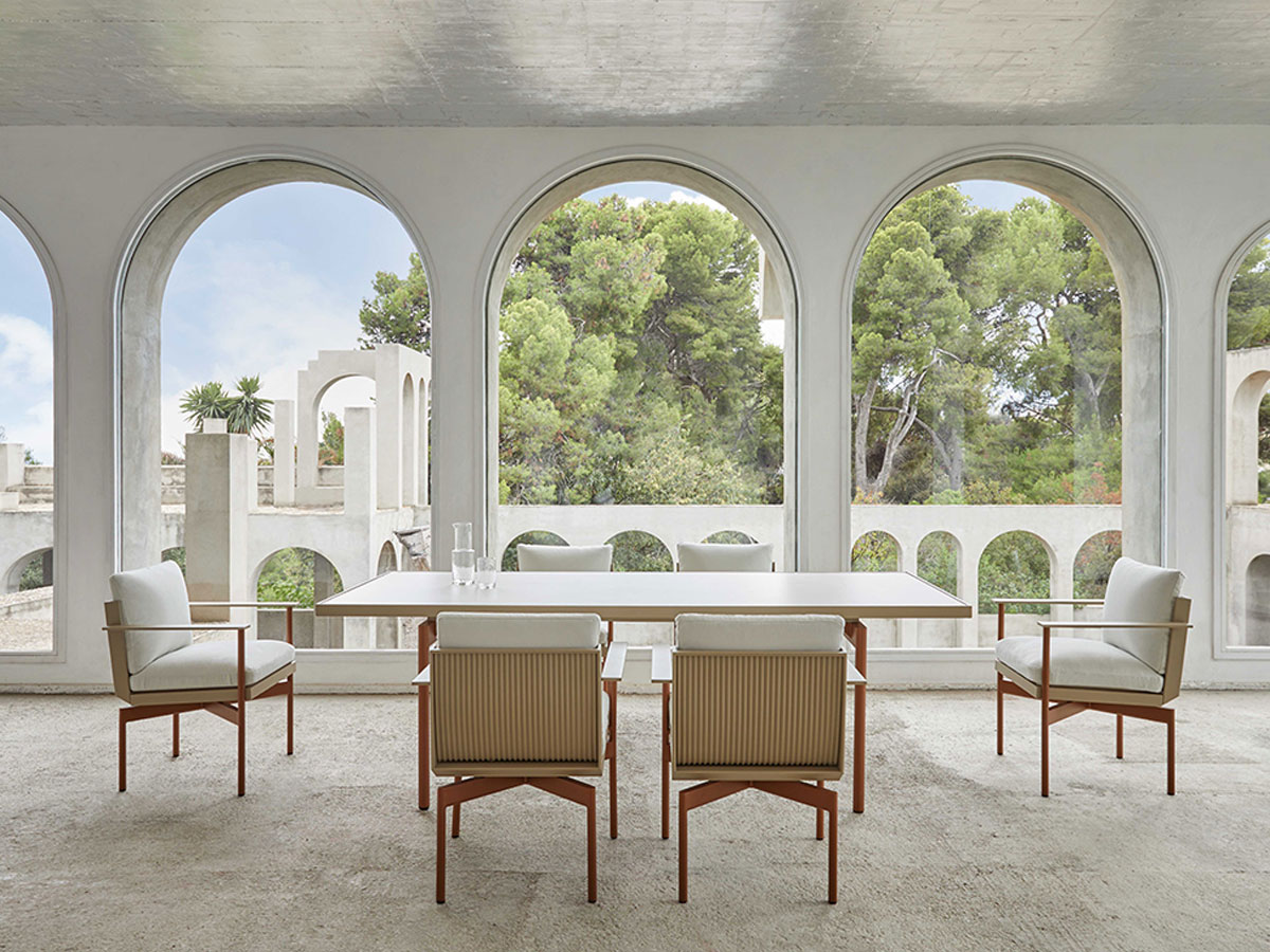 GandiaBlasco Onde Dining Table