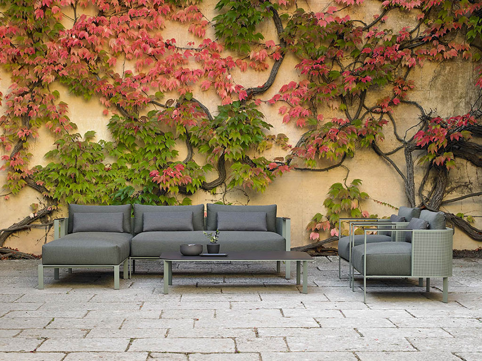 GandiaBlasco Solanas Lounge Chair