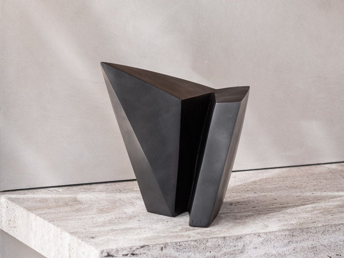 Gardeco Distracted Perspective Sculpture
