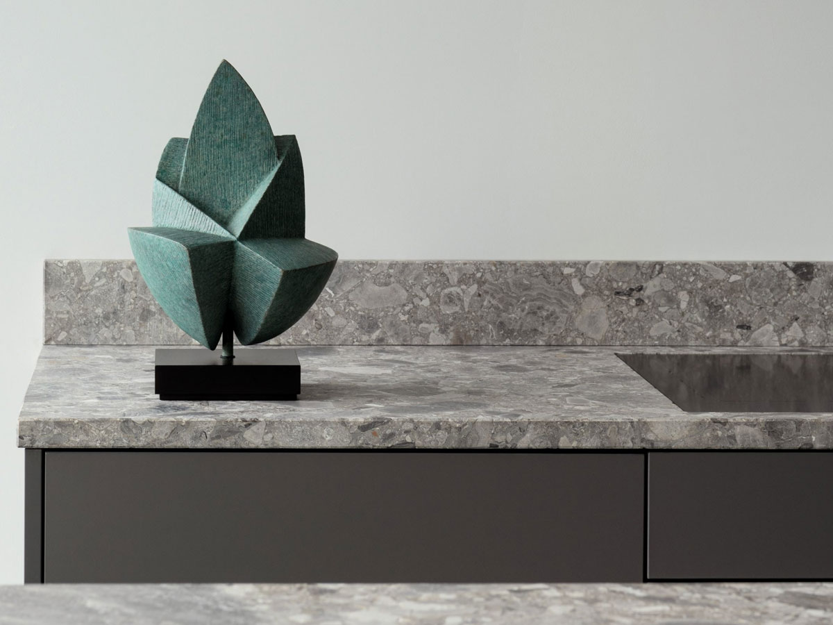 Gardeco Musing Ss Bronze Sculpture