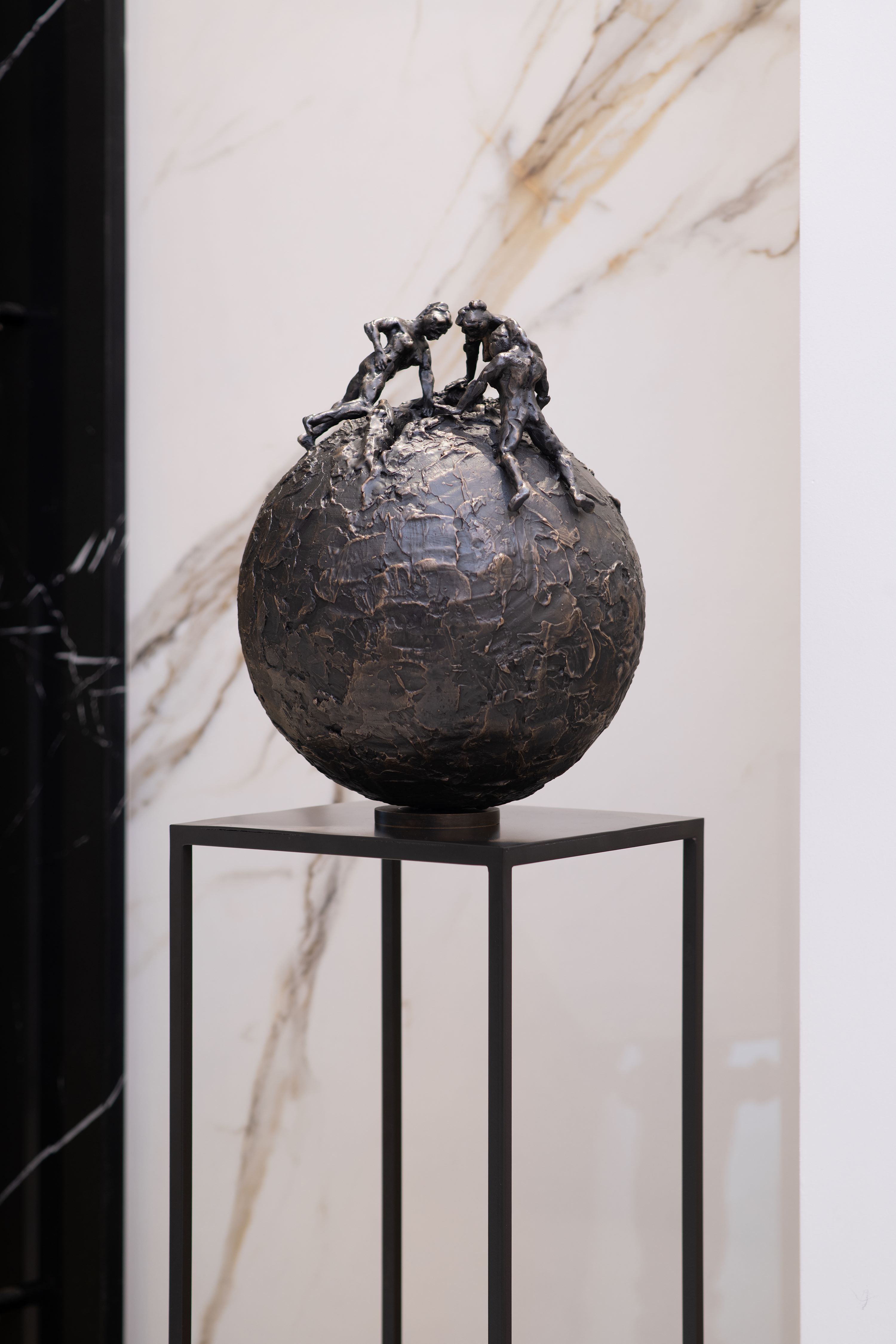 Gardeco Universe Sculpture