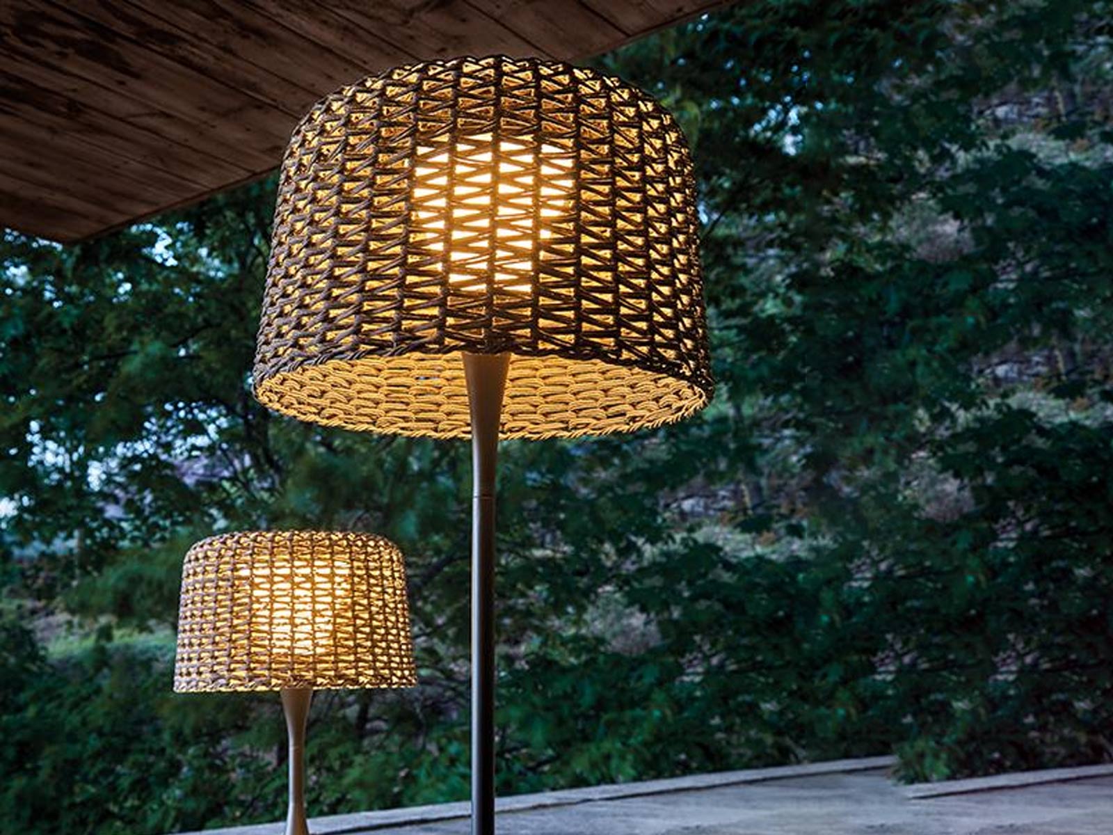 Gloster Ambient Mesh Small Lantern Outdoor Floor Lamp