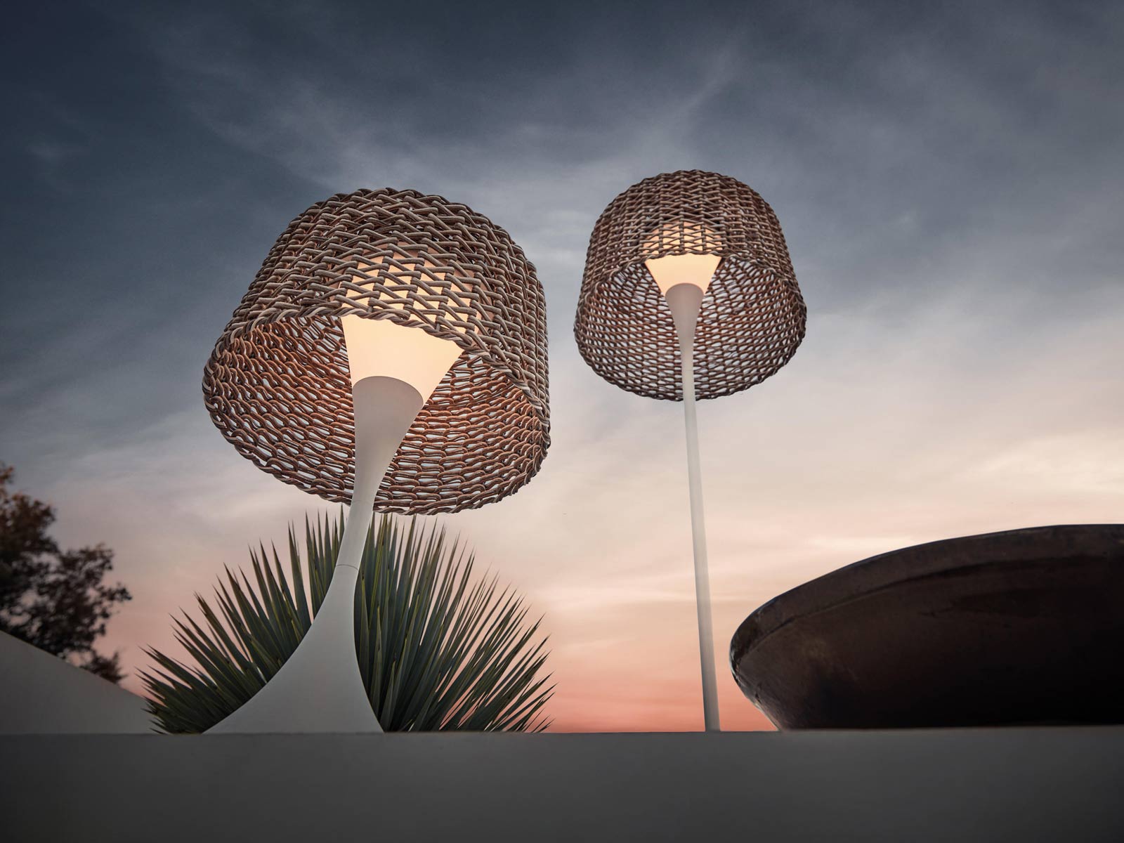 Gloster Ambient Mesh Small Lantern Outdoor Floor Lamp